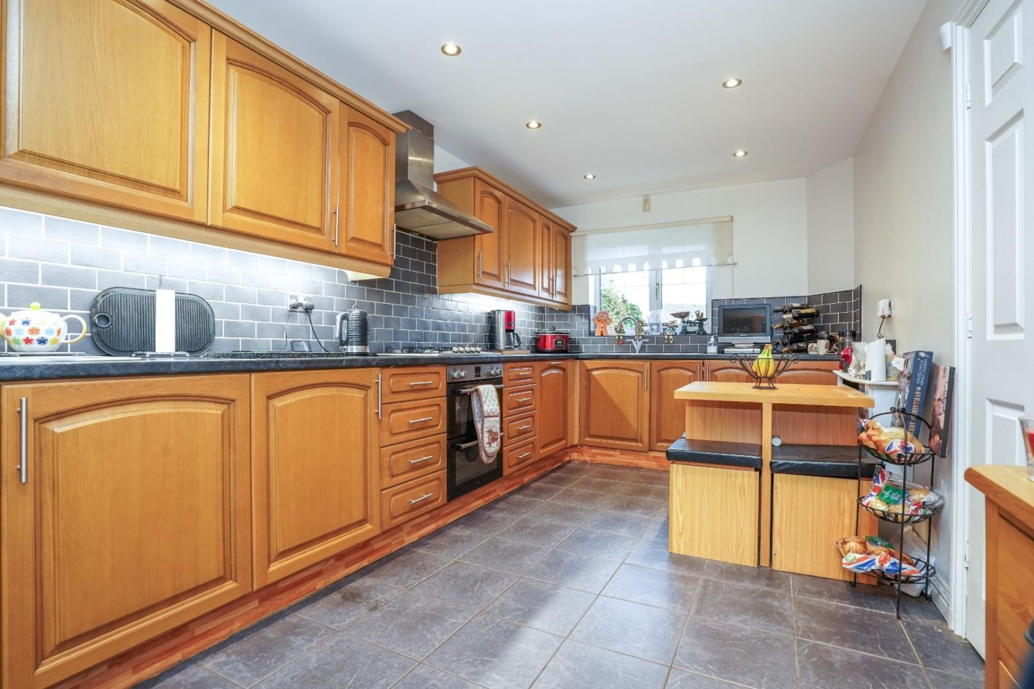 Glen Court, Castleford