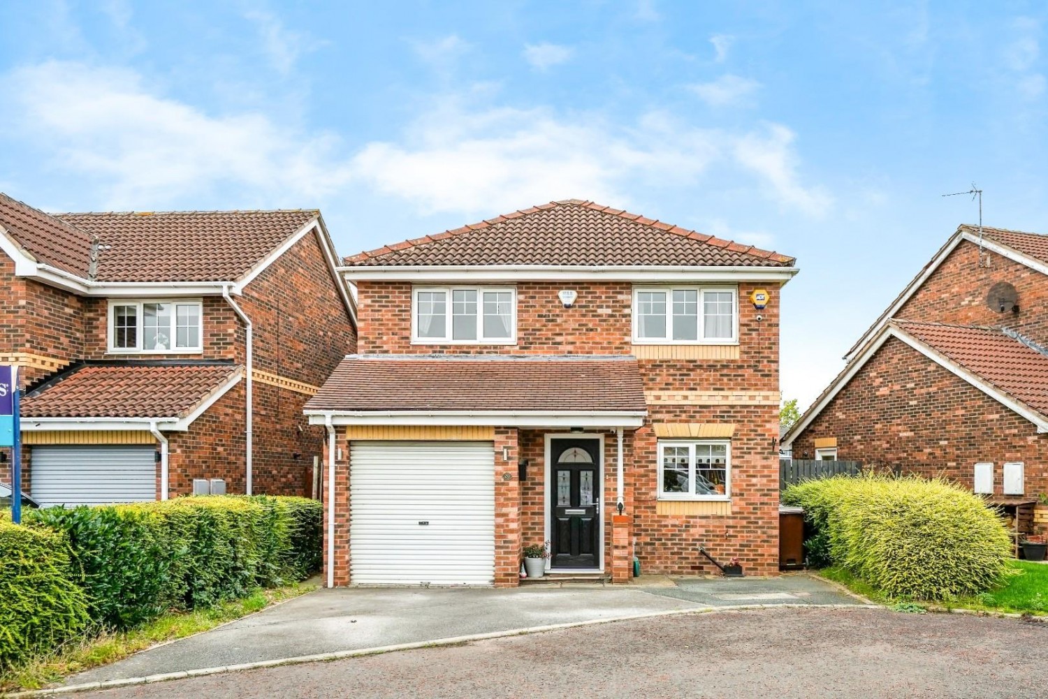 Glen Court, Castleford