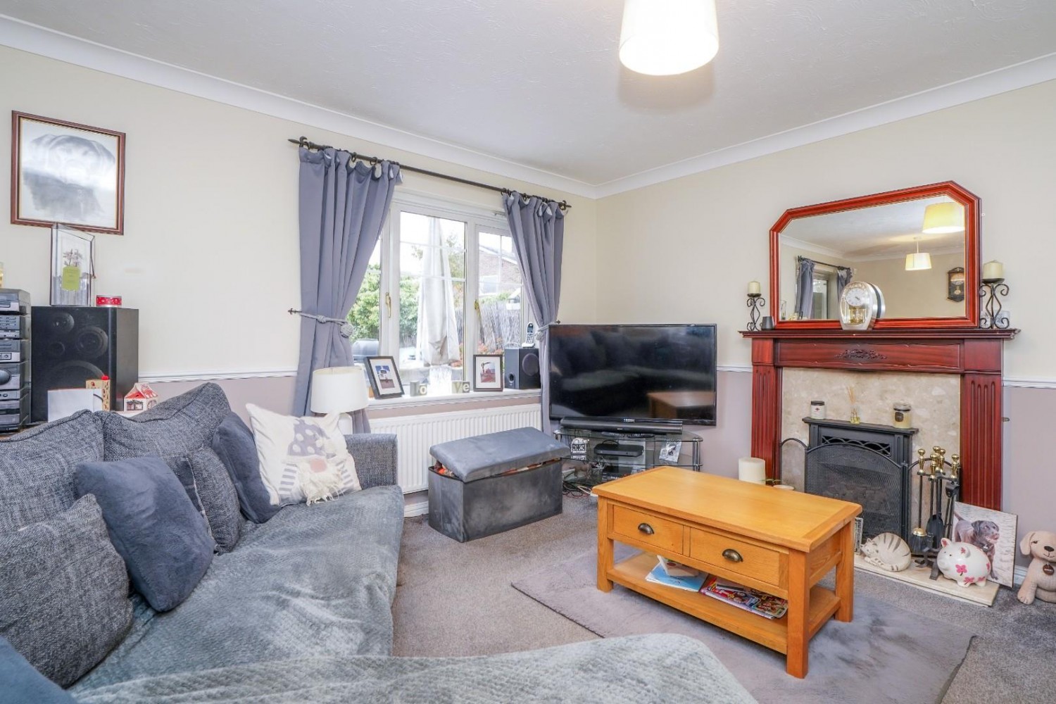 Glen Court, Castleford