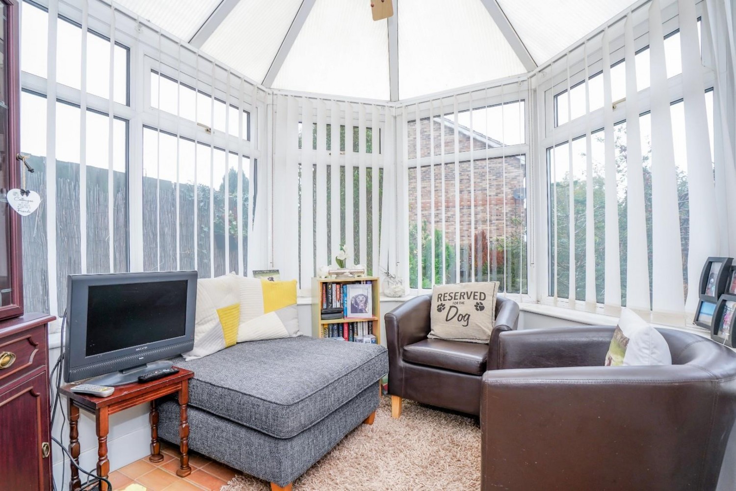 Glen Court, Castleford