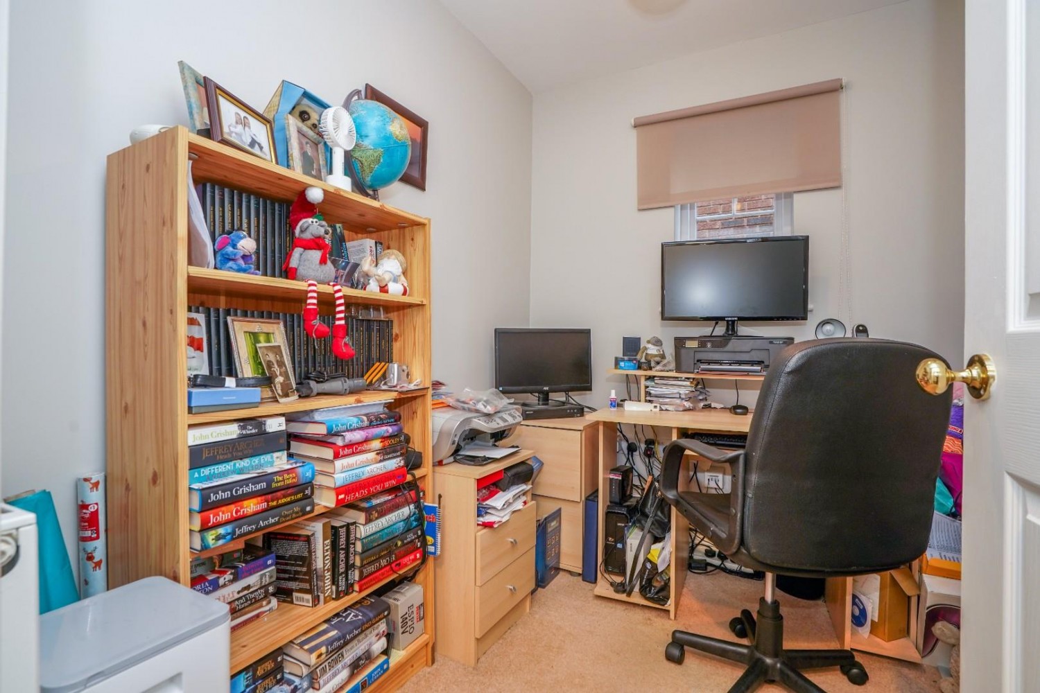 Glen Court, Castleford