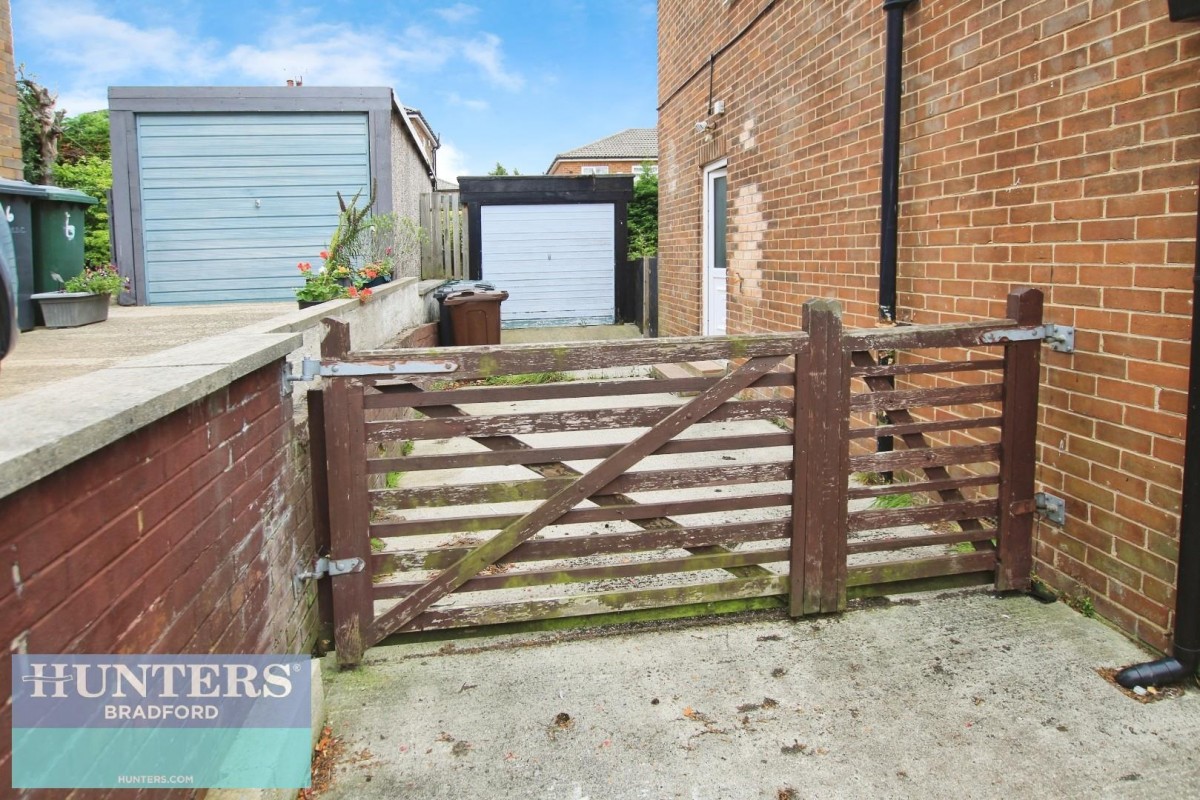 Rockland Crescent Bradford, West Yorkshire, BD7 2SN