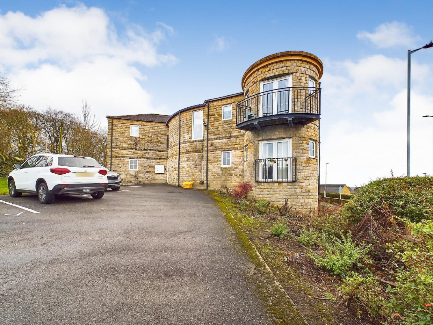 Agincourt Drive, Hill Top View, Gilstead