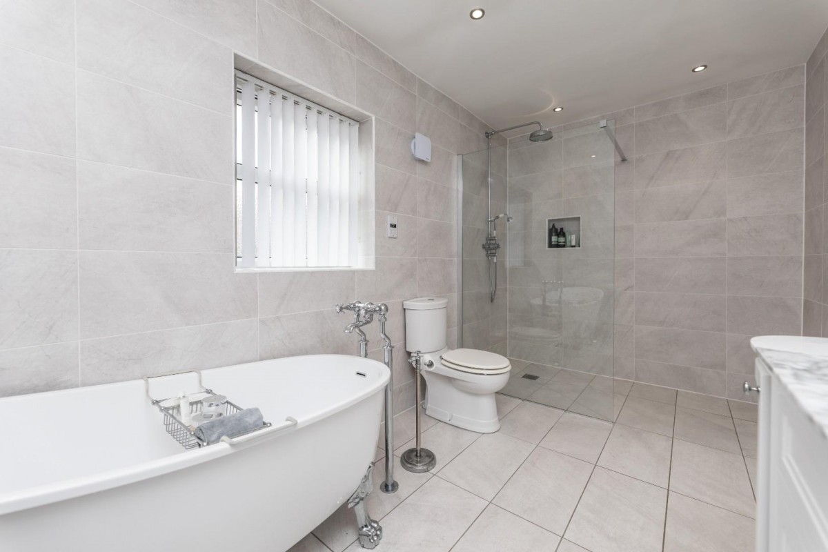 Middle Oxford Street, Castleford