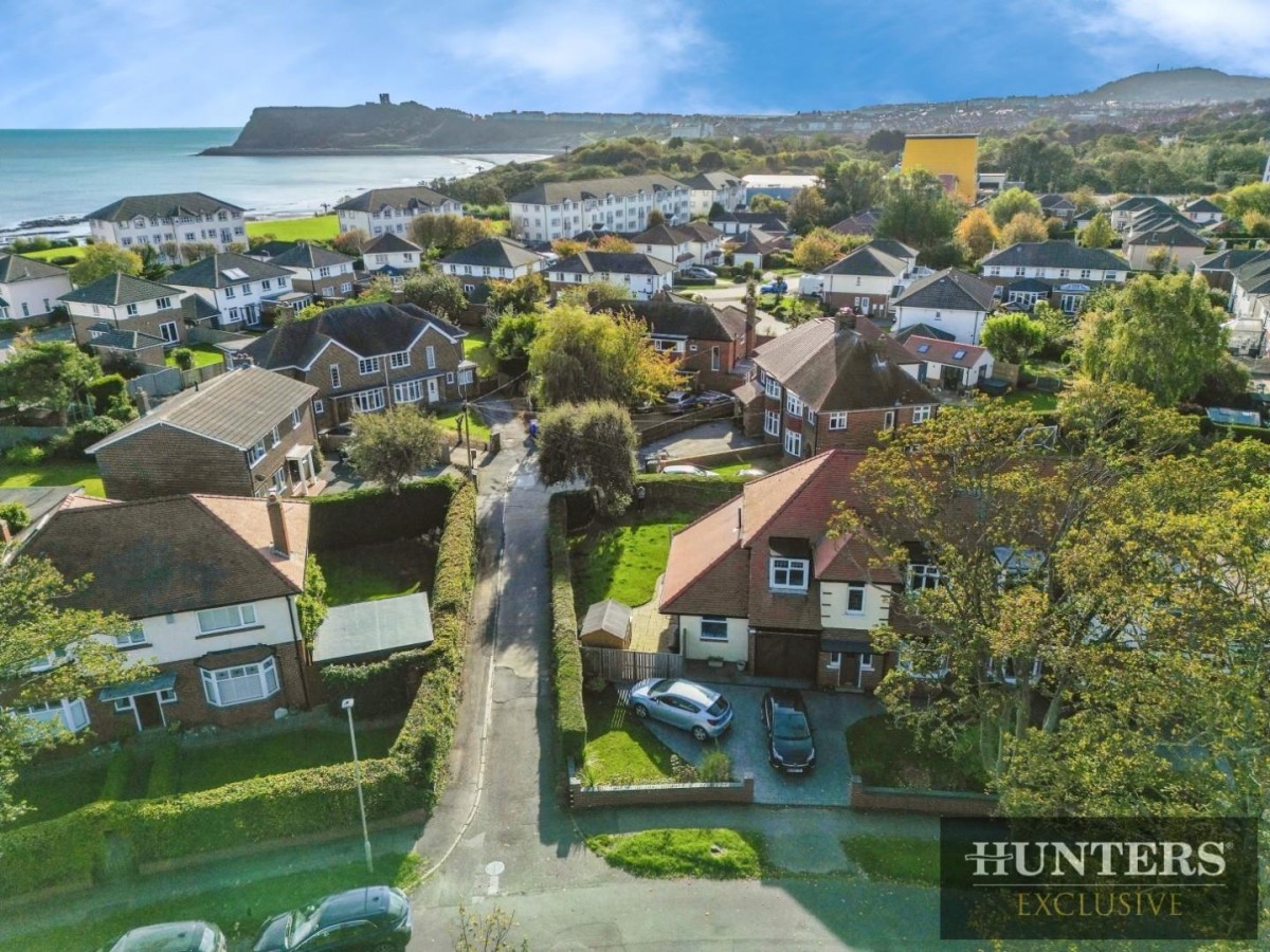 North Cliff Avenue, Scarborough