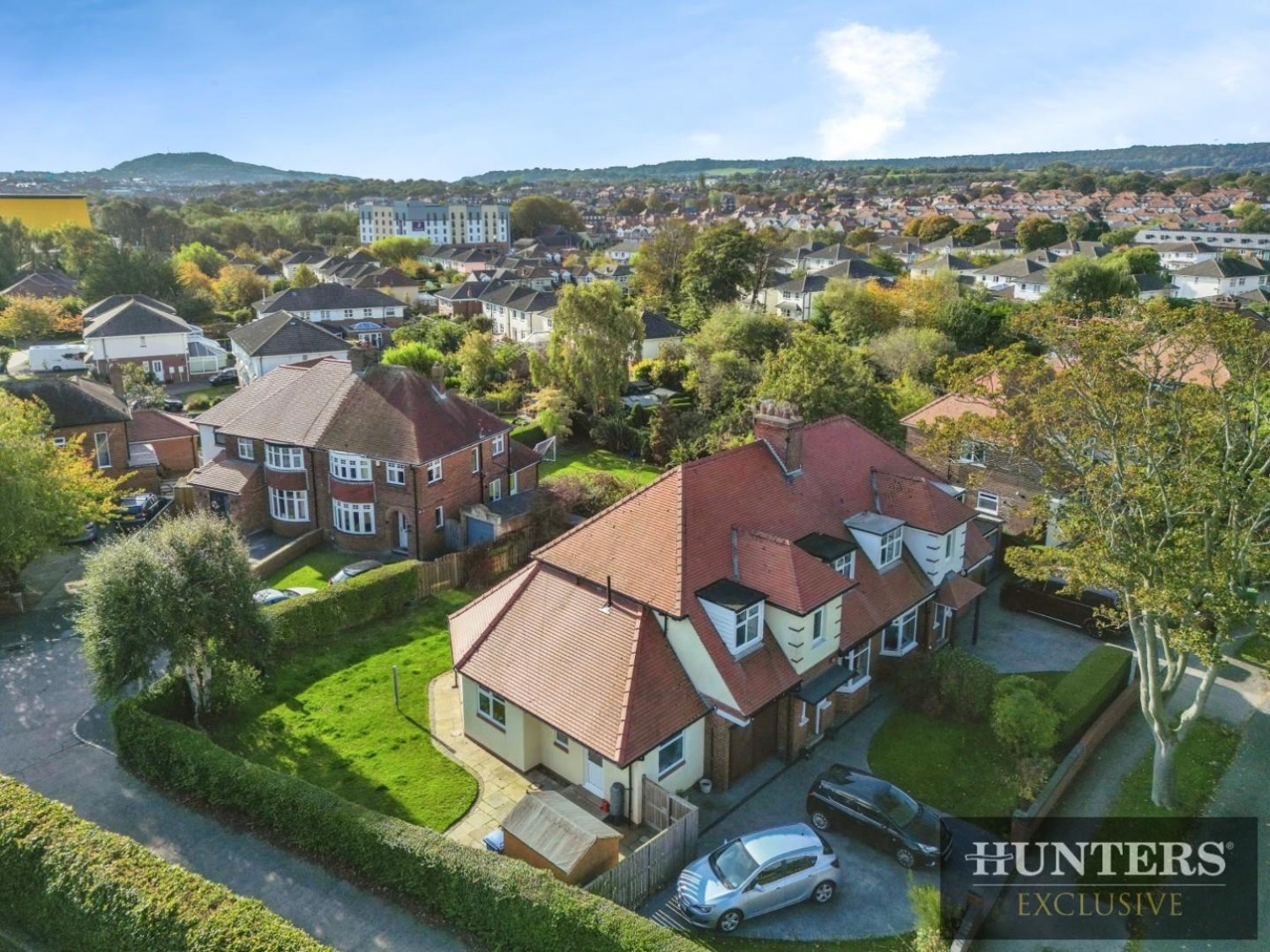 North Cliff Avenue, Scarborough