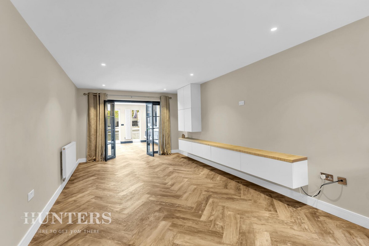 Ramsden Wood Road, Walsden, Todmorden, OL14 7UD