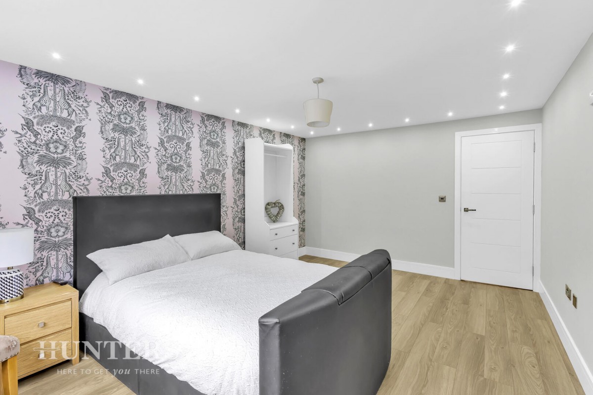 Ramsden Wood Road, Walsden, Todmorden, OL14 7UD