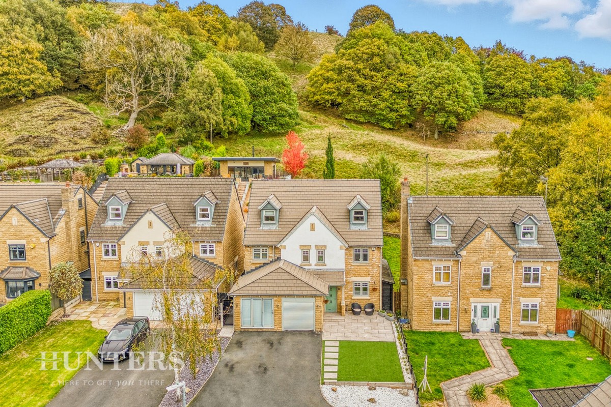 Ramsden Wood Road, Walsden, Todmorden, OL14 7UD