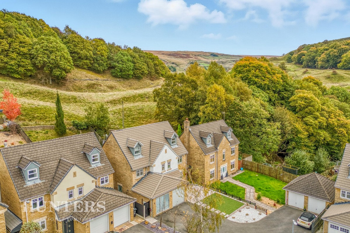 Ramsden Wood Road, Walsden, Todmorden, OL14 7UD