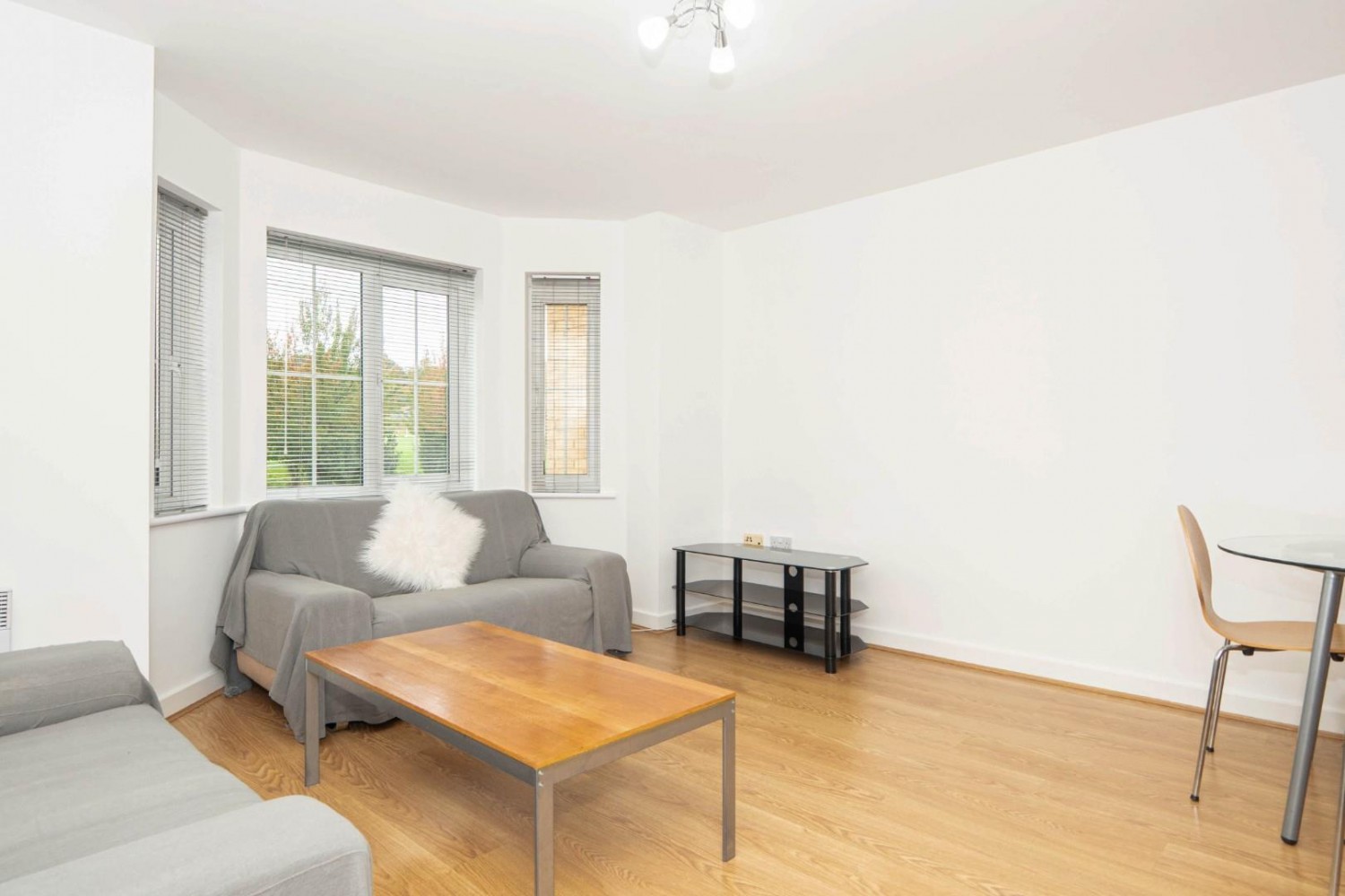 Broadlands Court, LS28 9GE