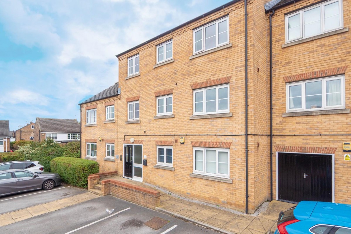 Broadlands Court, LS28 9GE