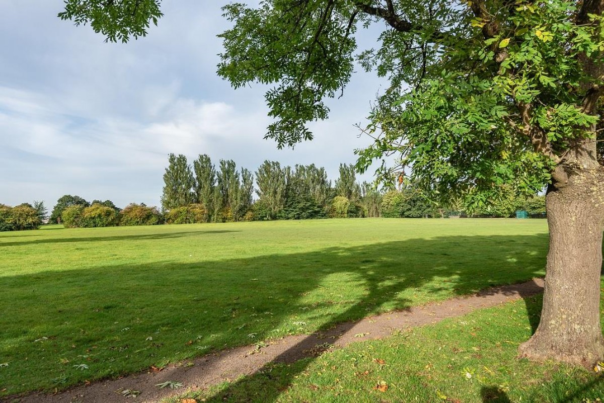 Hither Green Lane, London, SE13 6QE
