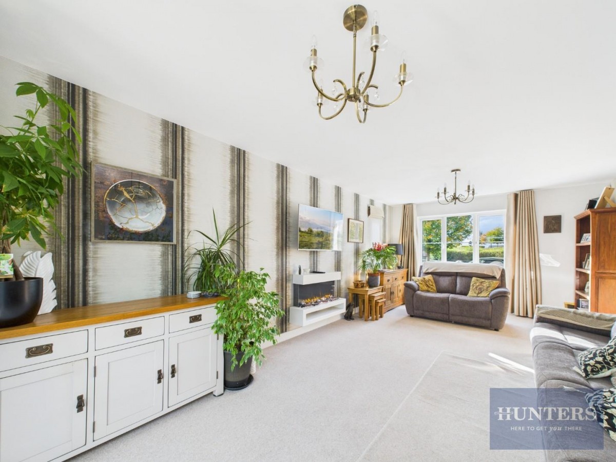 Hunts Grove Drive, Hardwicke, Gloucester