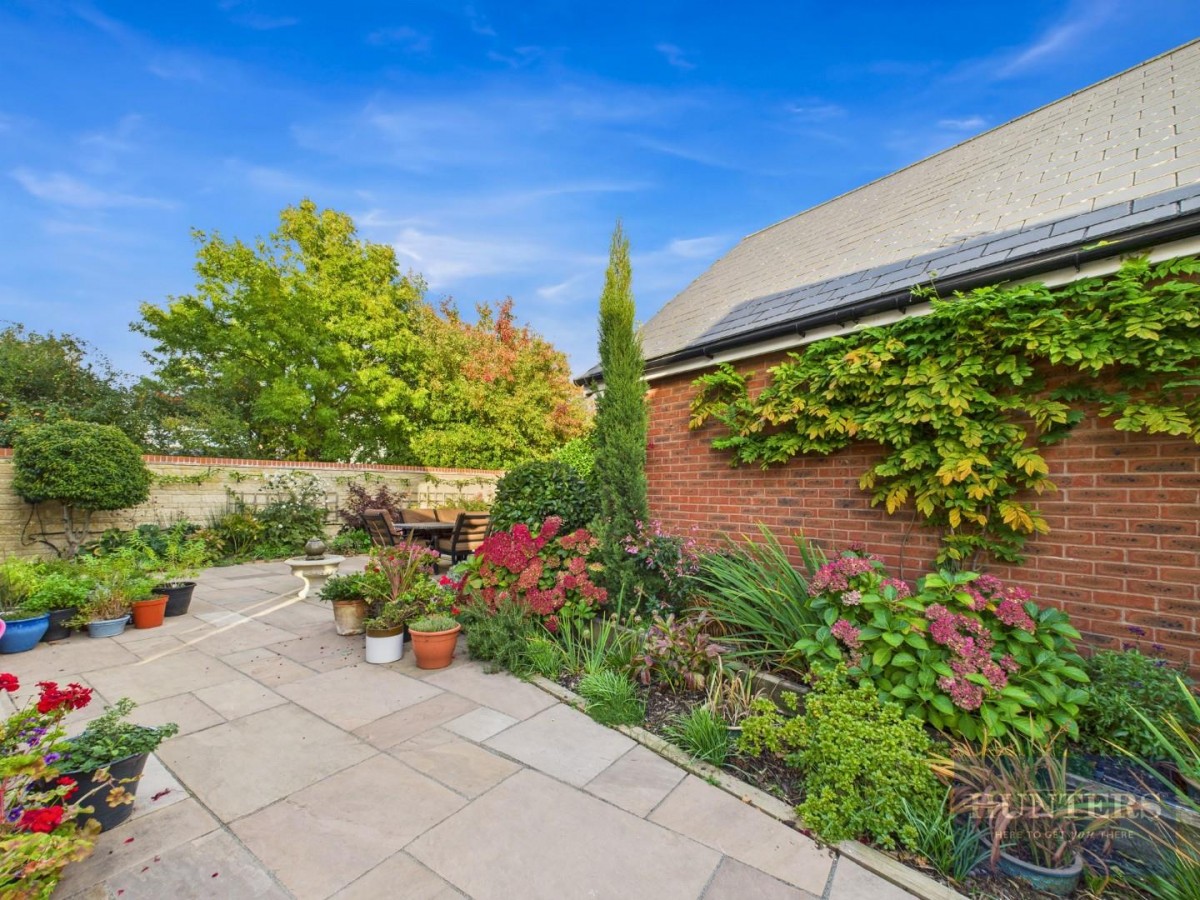 Hunts Grove Drive, Hardwicke, Gloucester