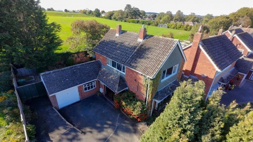 Summercourt Drive, Kingswinford, DY6 9QL