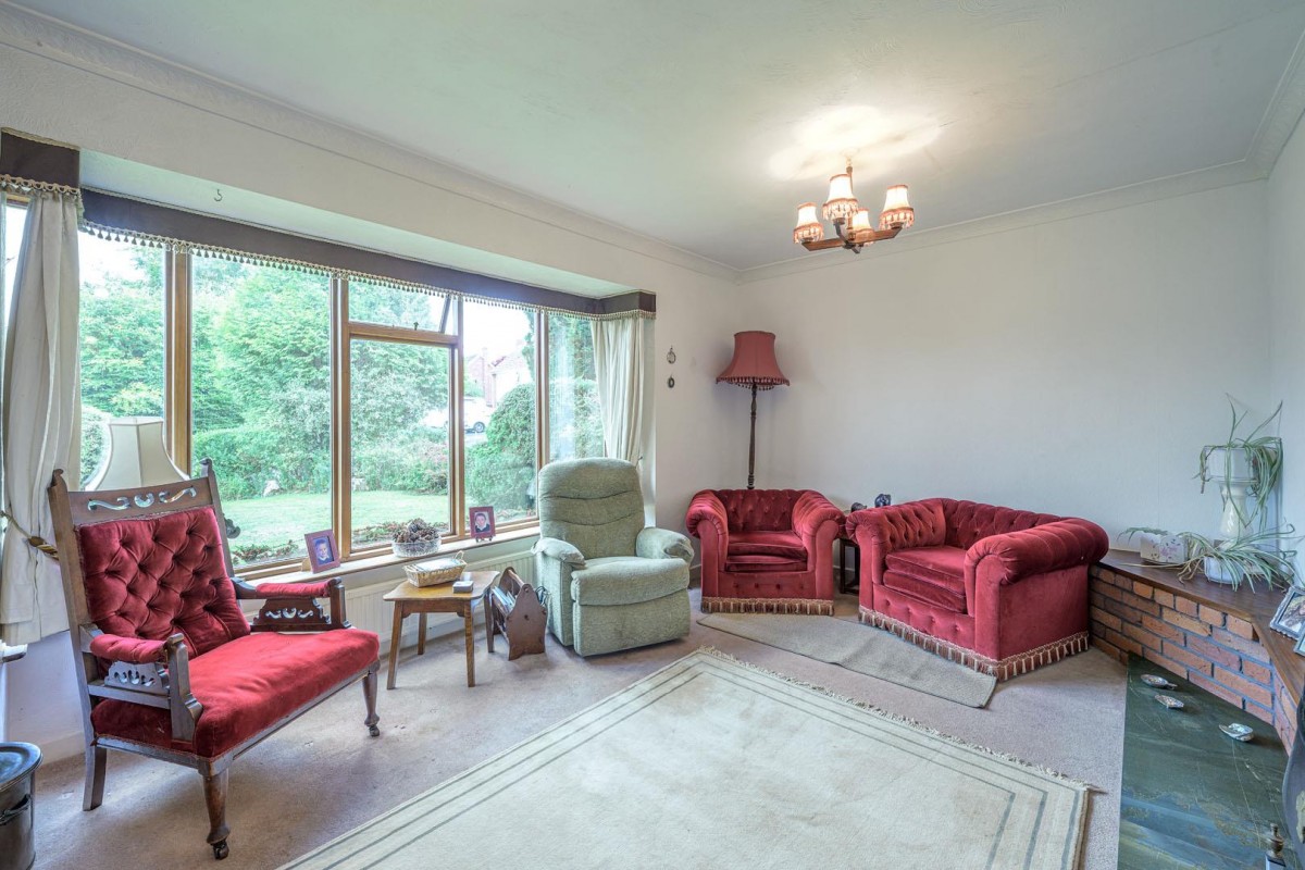 Summercourt Drive, Kingswinford, DY6 9QL