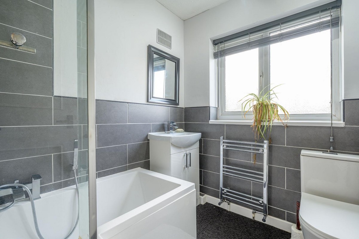 Summercourt Drive, Kingswinford, DY6 9QL