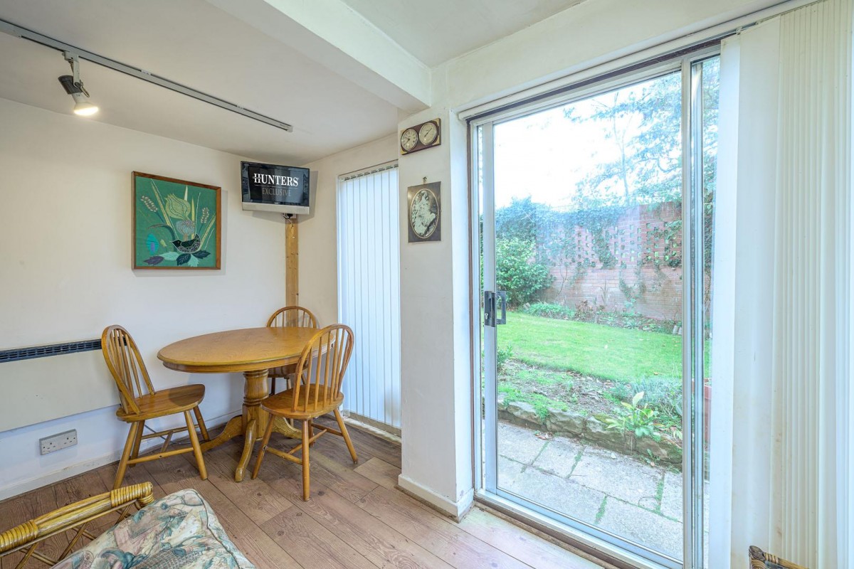 Summercourt Drive, Kingswinford, DY6 9QL