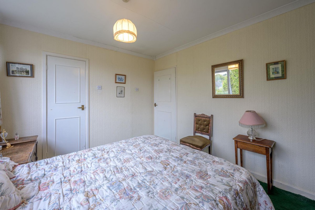 Summercourt Drive, Kingswinford, DY6 9QL