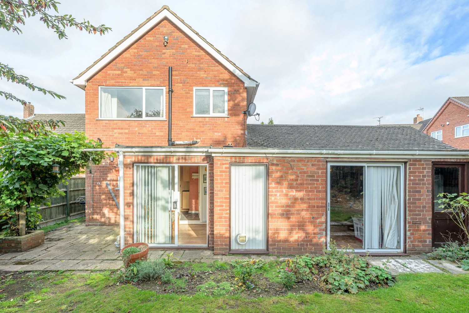 Summercourt Drive, Kingswinford, DY6 9QL