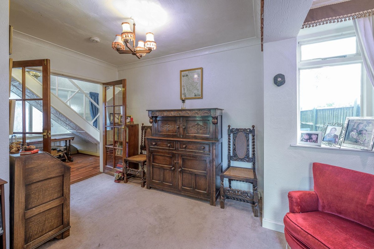 Summercourt Drive, Kingswinford, DY6 9QL