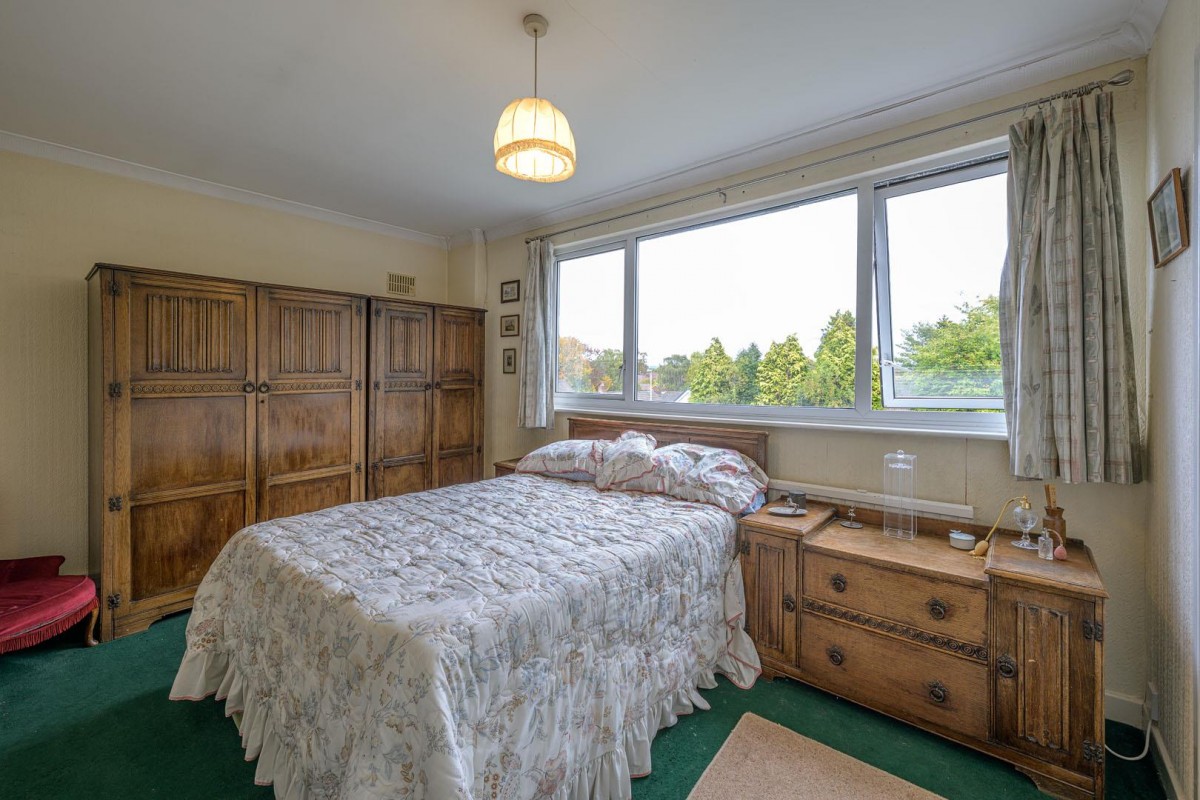 Summercourt Drive, Kingswinford, DY6 9QL