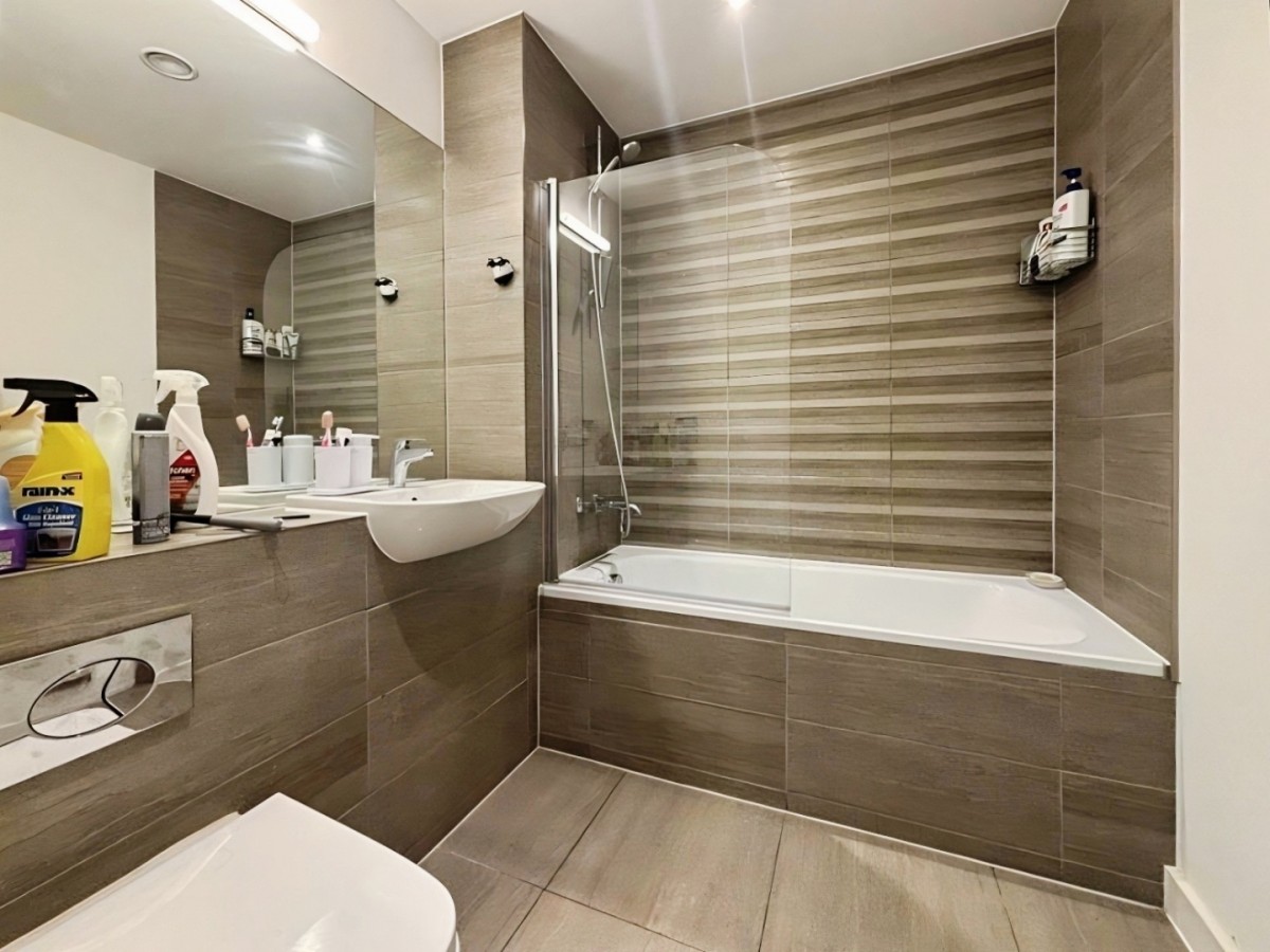 Riverside Park, 3 Leacon Road, Ashford