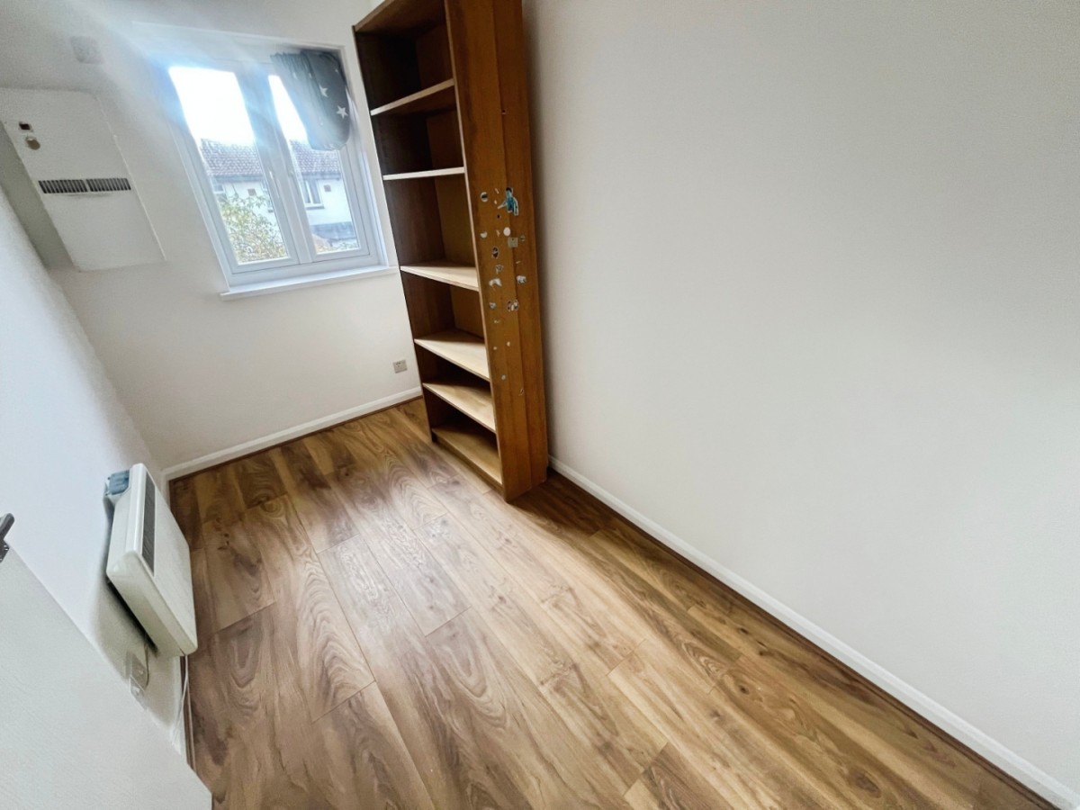 Linslade Close, Hounslow