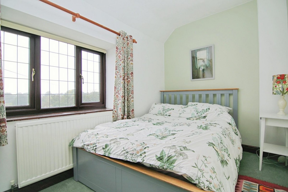 Hough Side Road, Pudsey, LS28 9JJ