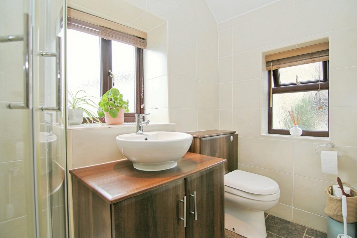 Hough Side Road, Pudsey, LS28 9JJ