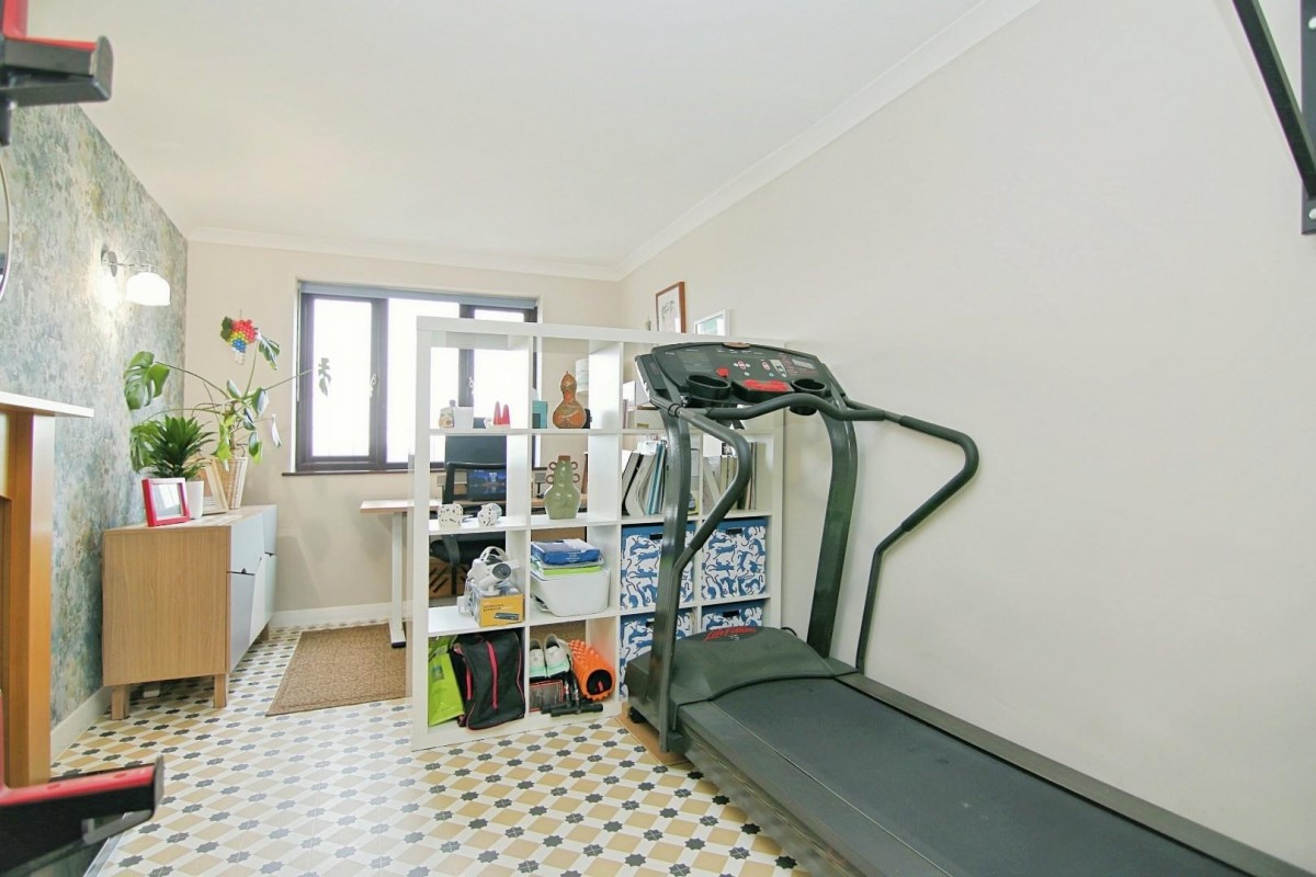 Hough Side Road, Pudsey, LS28 9JJ