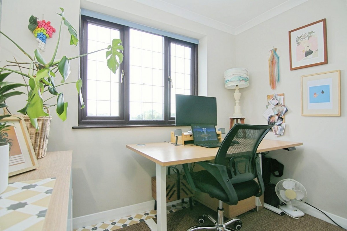 Hough Side Road, Pudsey, LS28 9JJ