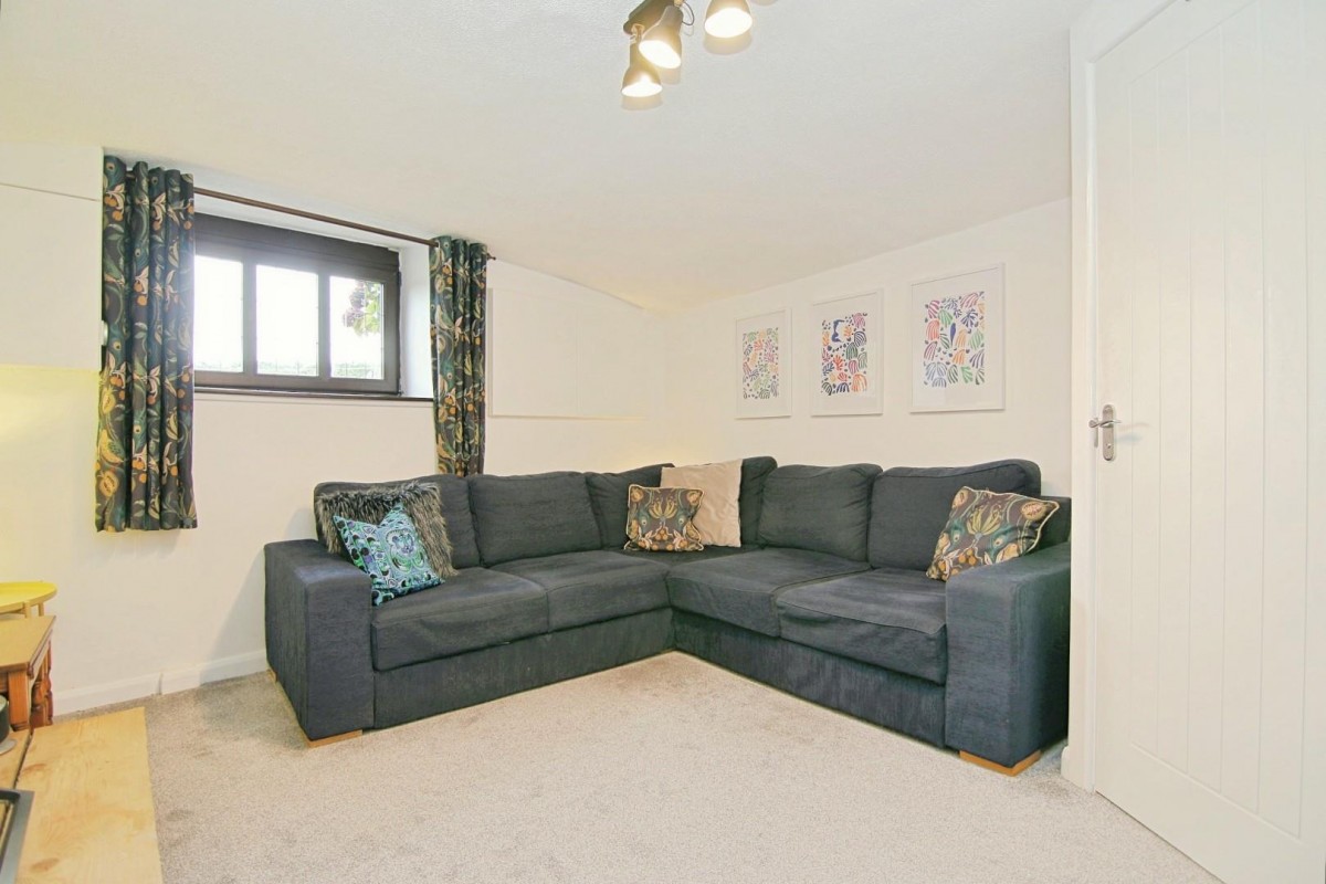 Hough Side Road, Pudsey, LS28 9JJ