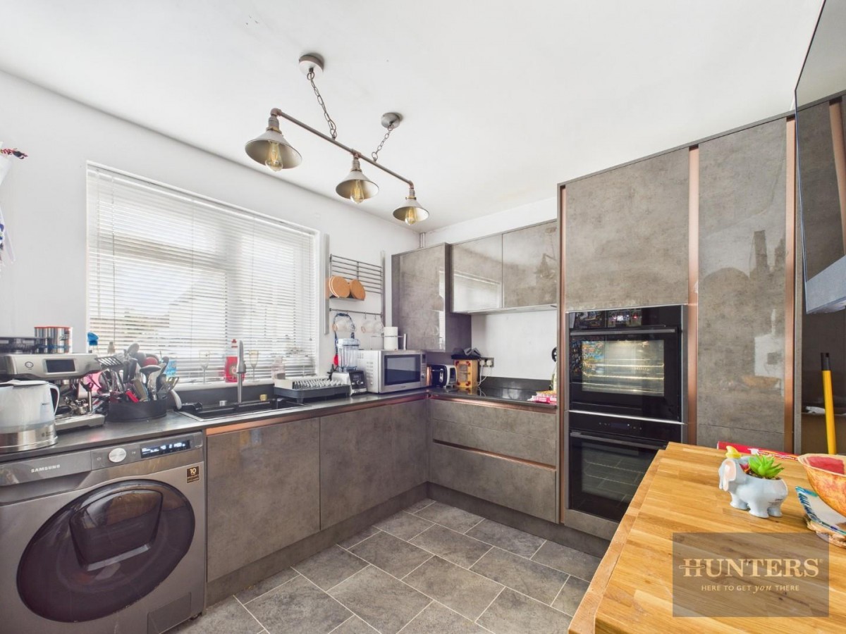 Shelley Avenue, Cheltenham