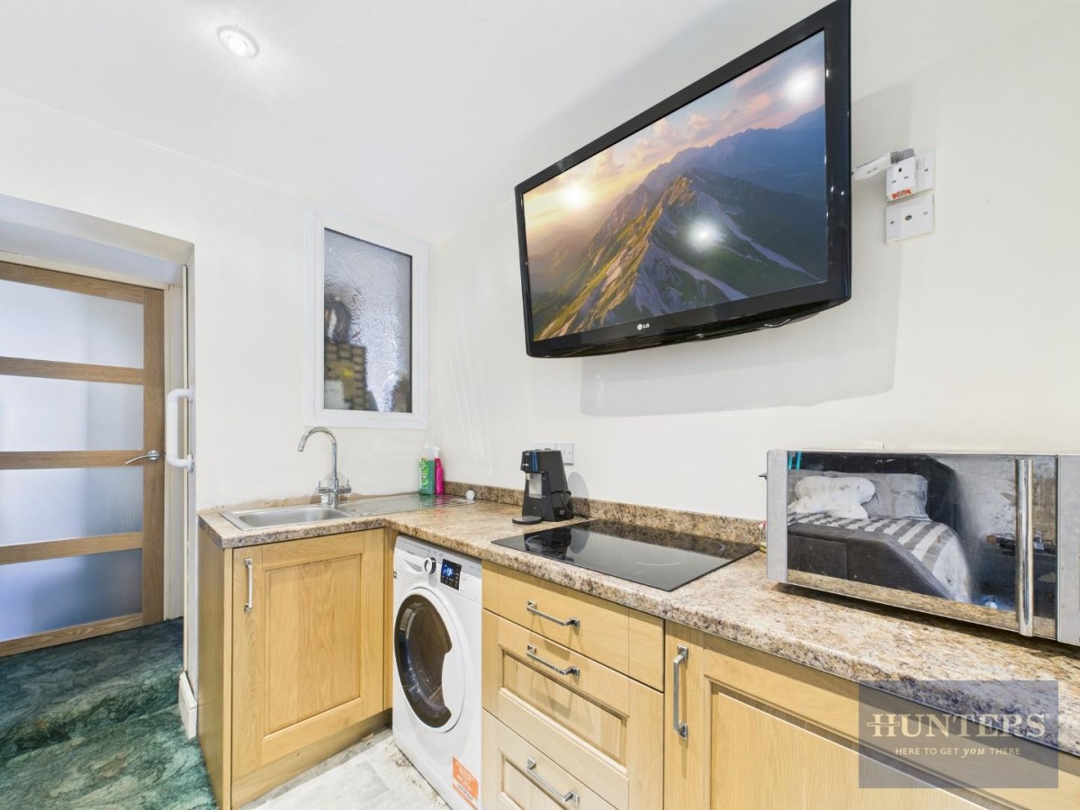 Shelley Avenue, Cheltenham