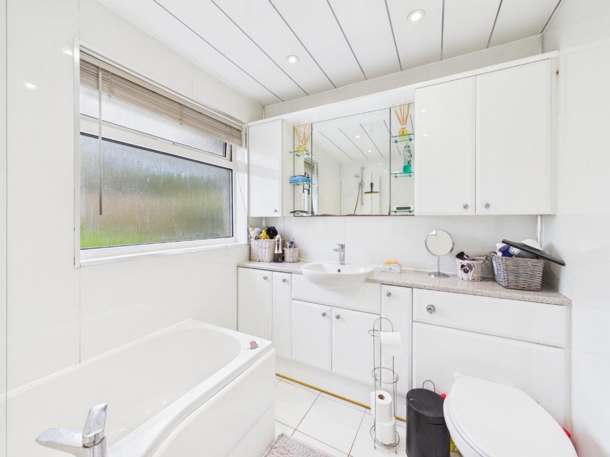 Harden Grove, Long Lee