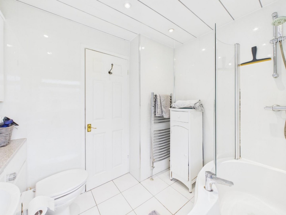 Harden Grove, Long Lee