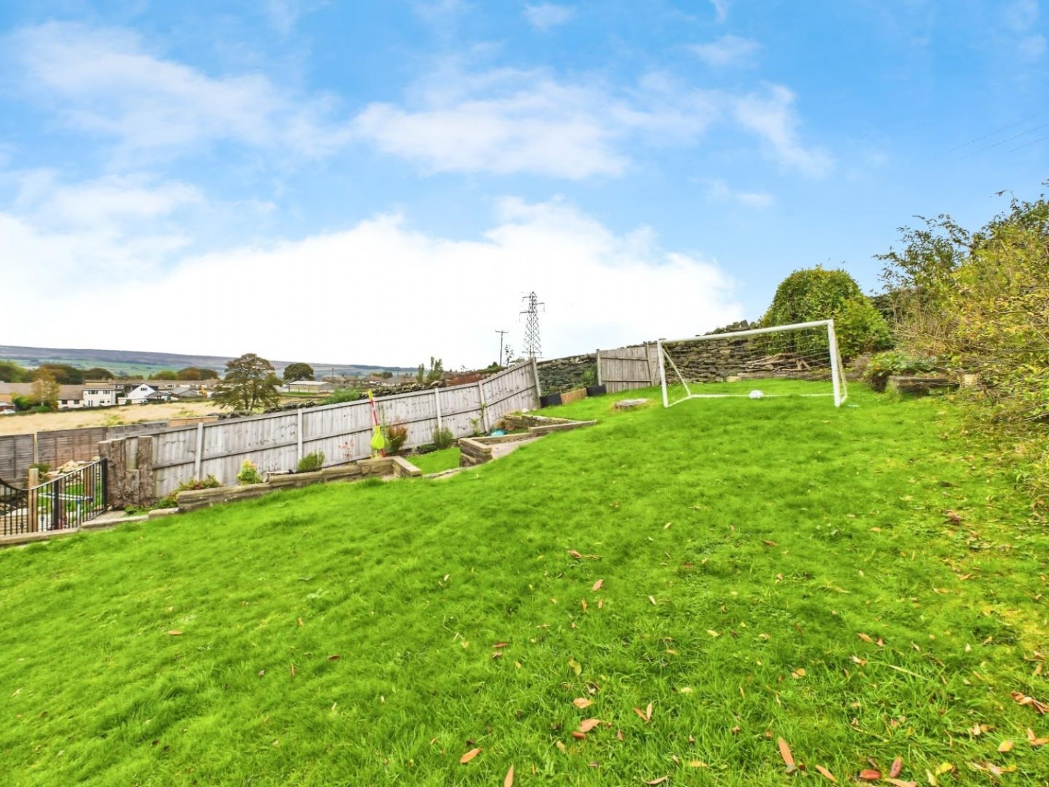 Harden Grove, Long Lee