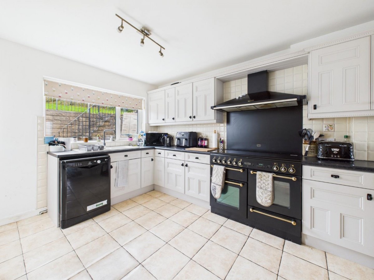 Harden Grove, Long Lee