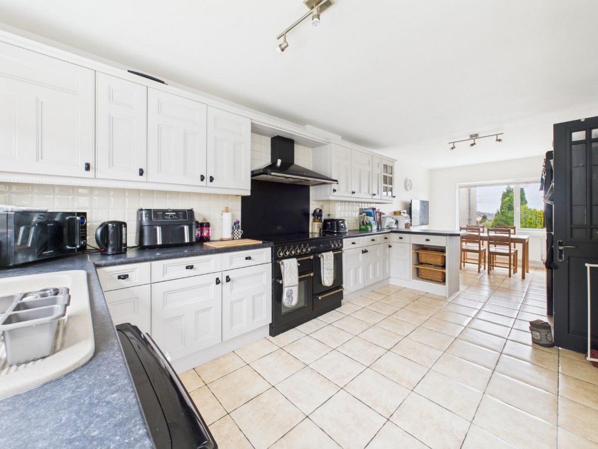 Harden Grove, Long Lee