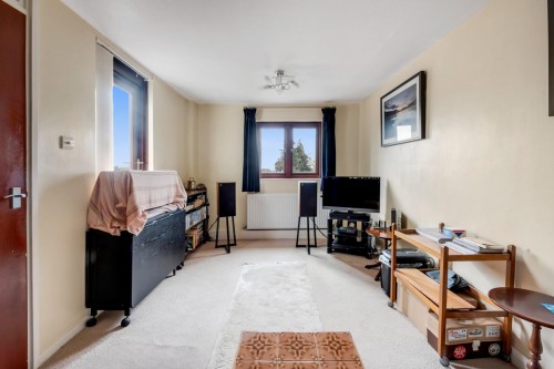 Westcroft Close, London