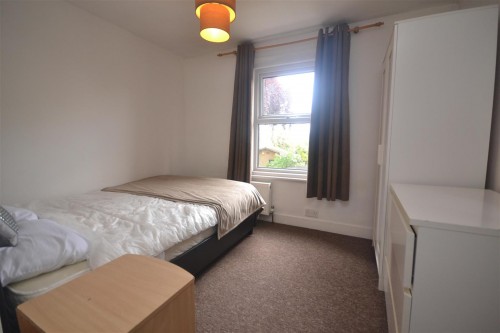 London Road, Wokingham, Berkshire