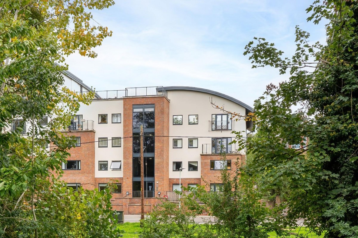 Brookside Court, Brook Street, Tring