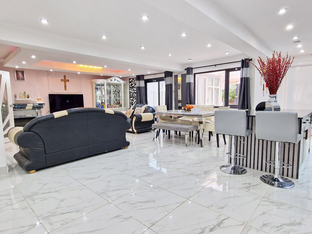 Barry Avenue, Bicester