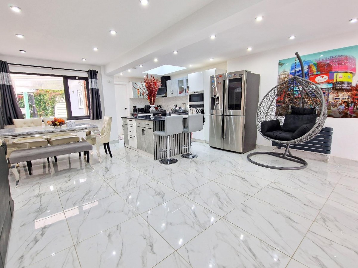 Barry Avenue, Bicester