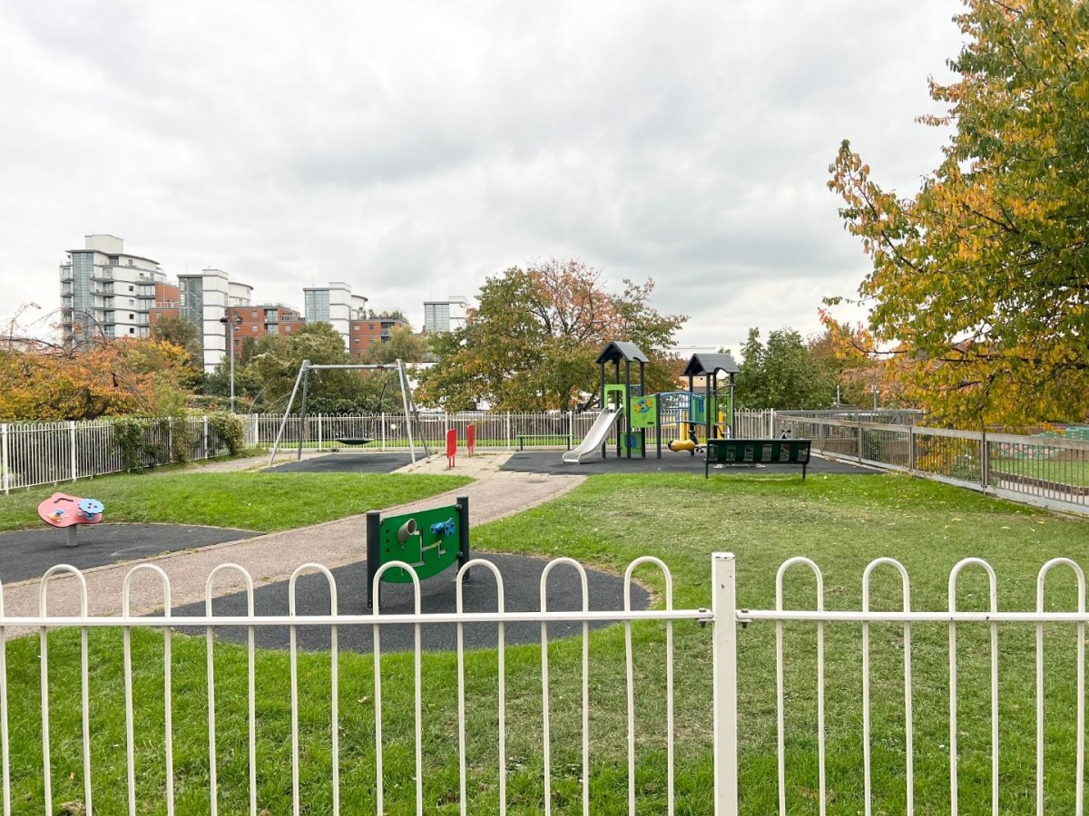 Green Dragon Lane, Brentford, TW8 0DB