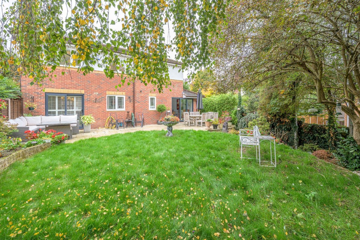 Bowling Green Road, Stourbridge, DY8 3TT