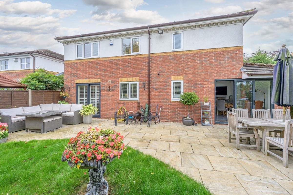 Bowling Green Road, Stourbridge, DY8 3TT