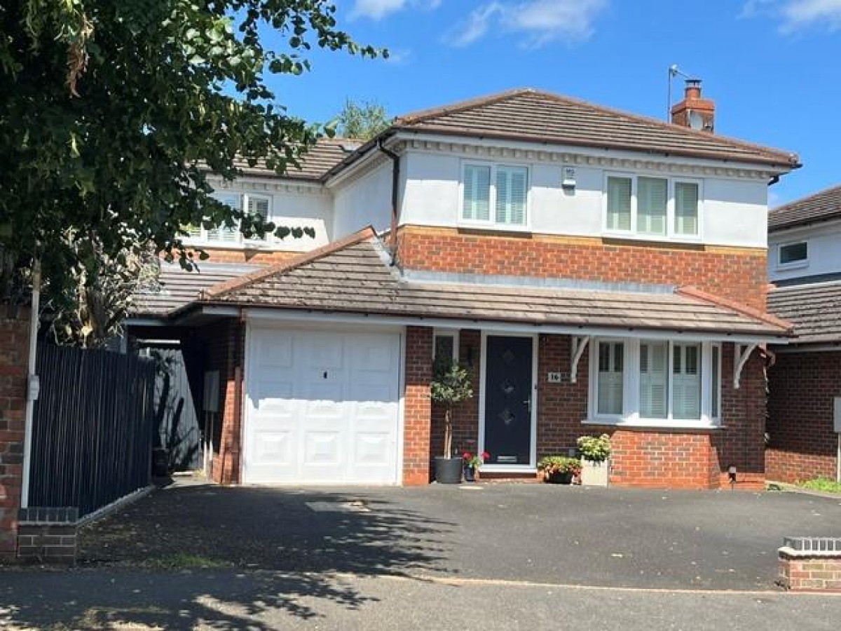 Bowling Green Road, Stourbridge, DY8 3TT